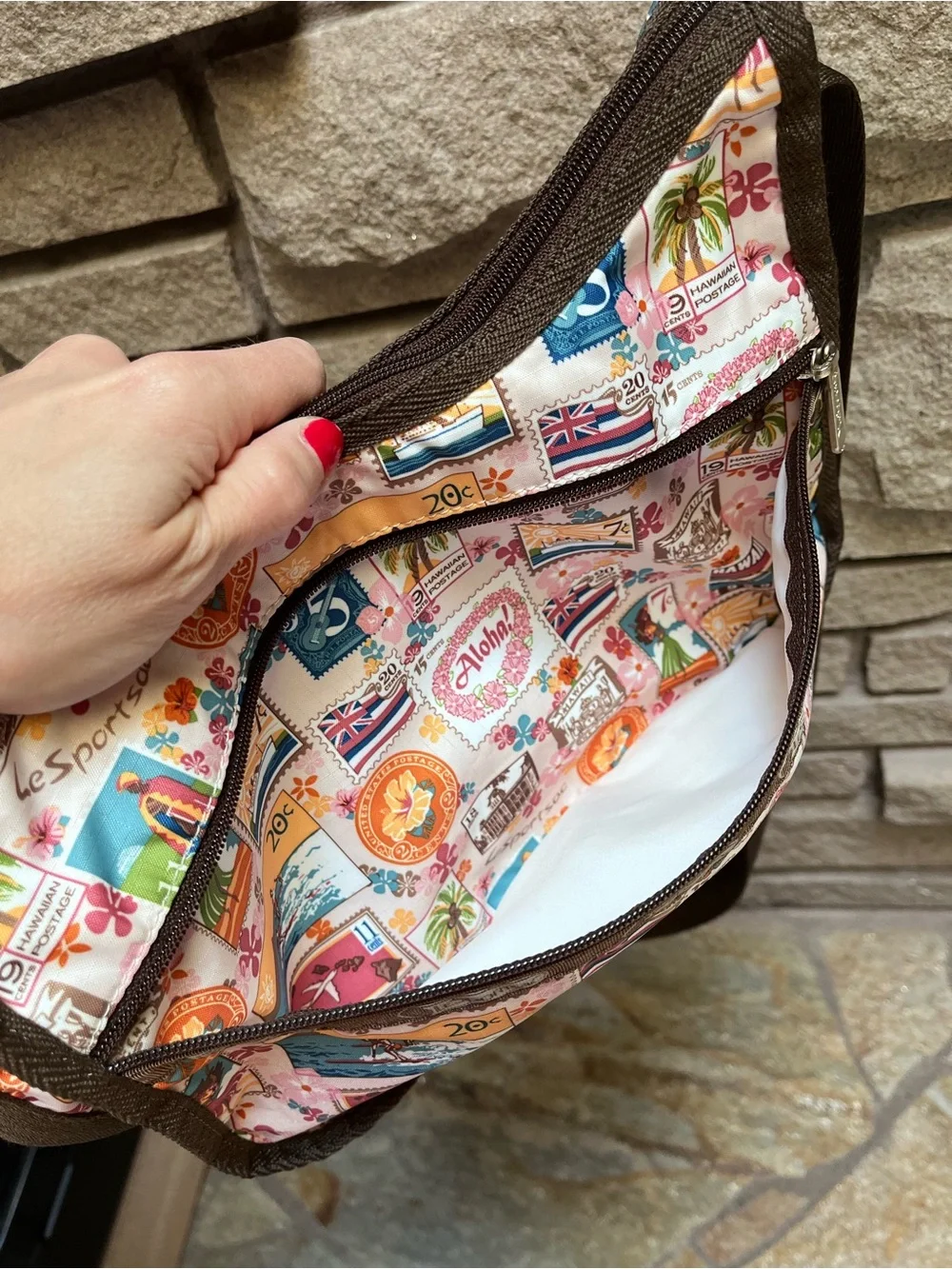 Lesportsac Lei Aloha Classic Hobo Purse Bag Rare Hawaii Postage Print Brown